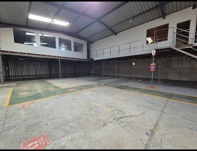 2,314M² WAREHOUSE TO LET IN WADEVILLE